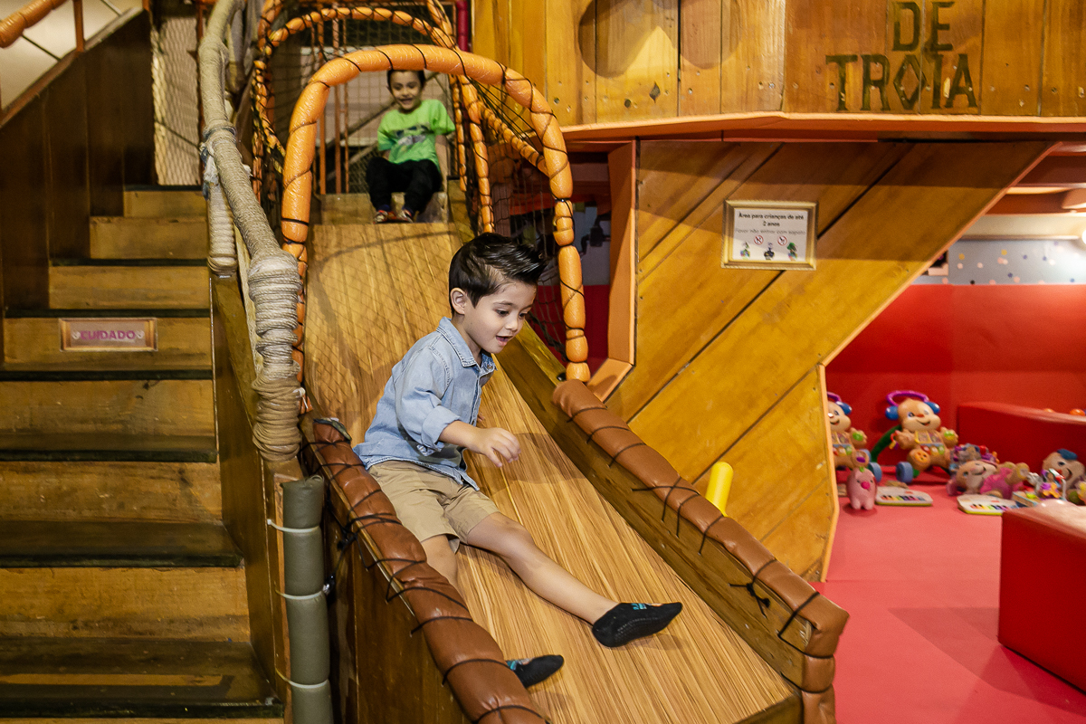 fotografias do aniversário de 5 anos do alexandre no buffet miniland unidade vila olimpia com o tema dinossauros