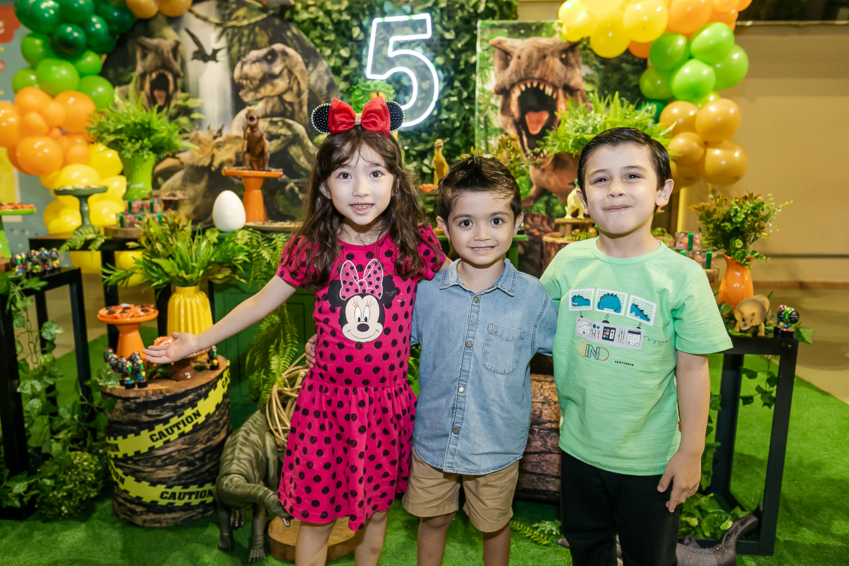 fotografias do aniversário de 5 anos do alexandre no buffet miniland unidade vila olimpia com o tema dinossauros