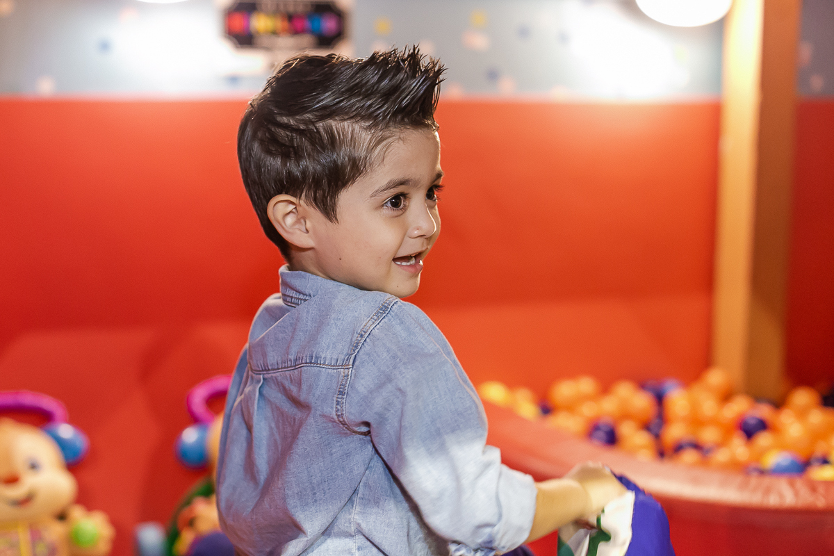 fotografias do aniversário de 5 anos do alexandre no buffet miniland unidade vila olimpia com o tema dinossauros