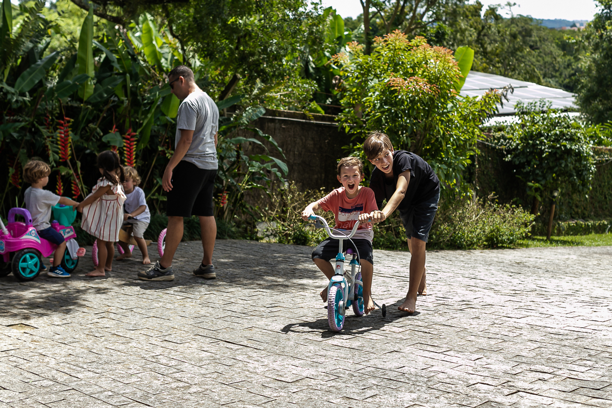 fotos do aniversário de 4 anos da catarina no quintal de casa com tema unicornio na granja viana cotia sao paulo sp