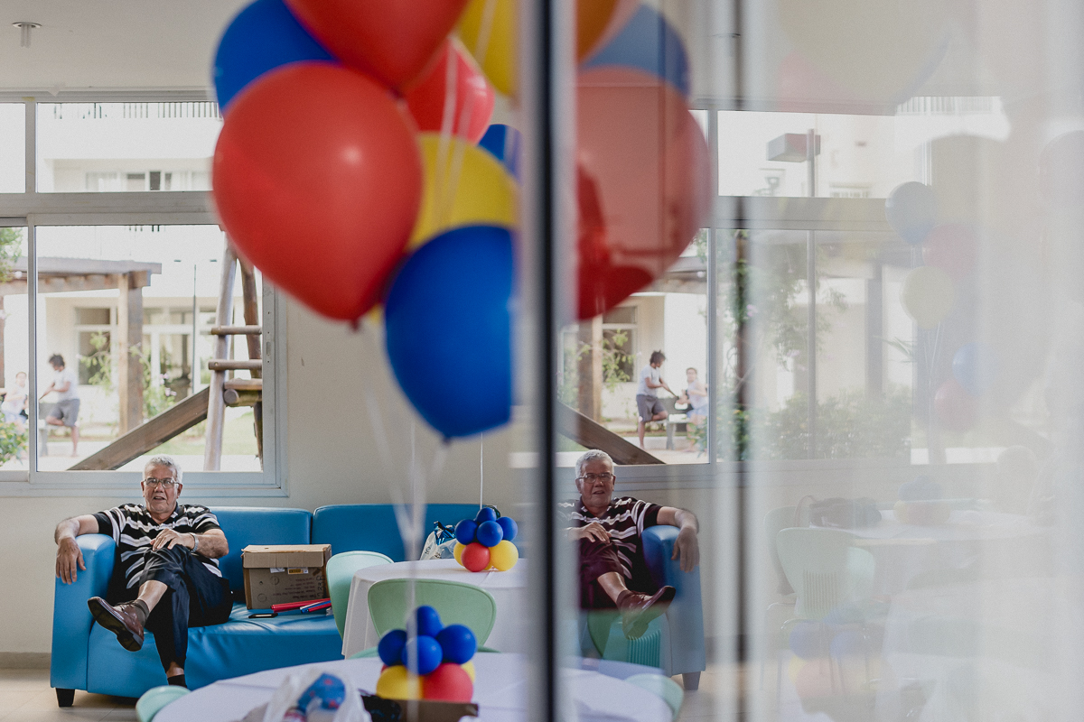 retrato do avo atraves do reflexo