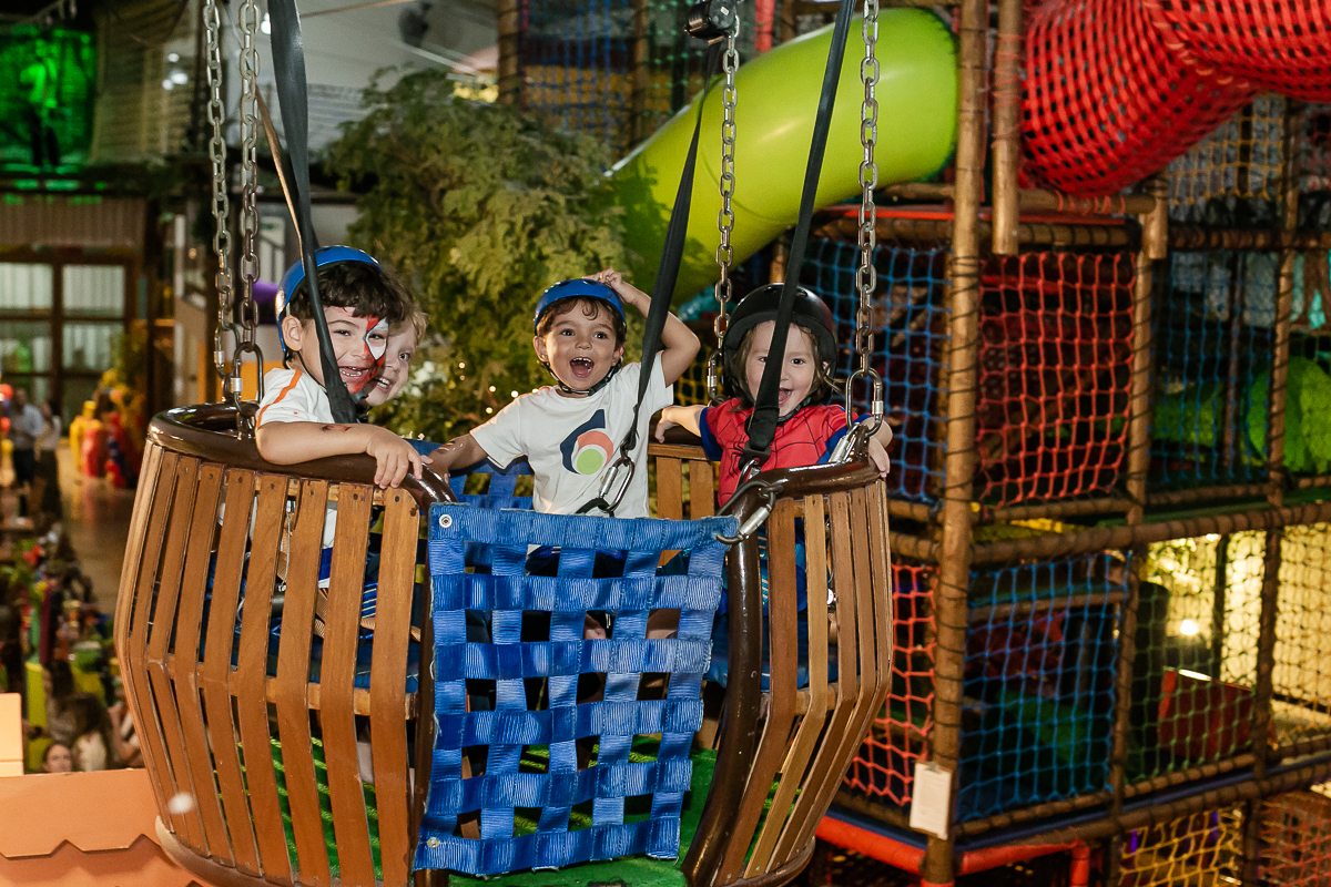 fotos do aniversário de 3 anos do fred com tema vingadores que aconteceu lá no buffet espaço puzzle na vila olímpia sao paulo sp