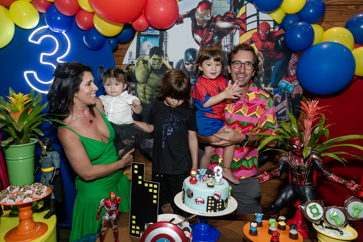 fotos do aniversário de 3 anos do fred com tema vingadores que aconteceu lá no buffet espaço puzzle na vila olímpia sao paulo sp