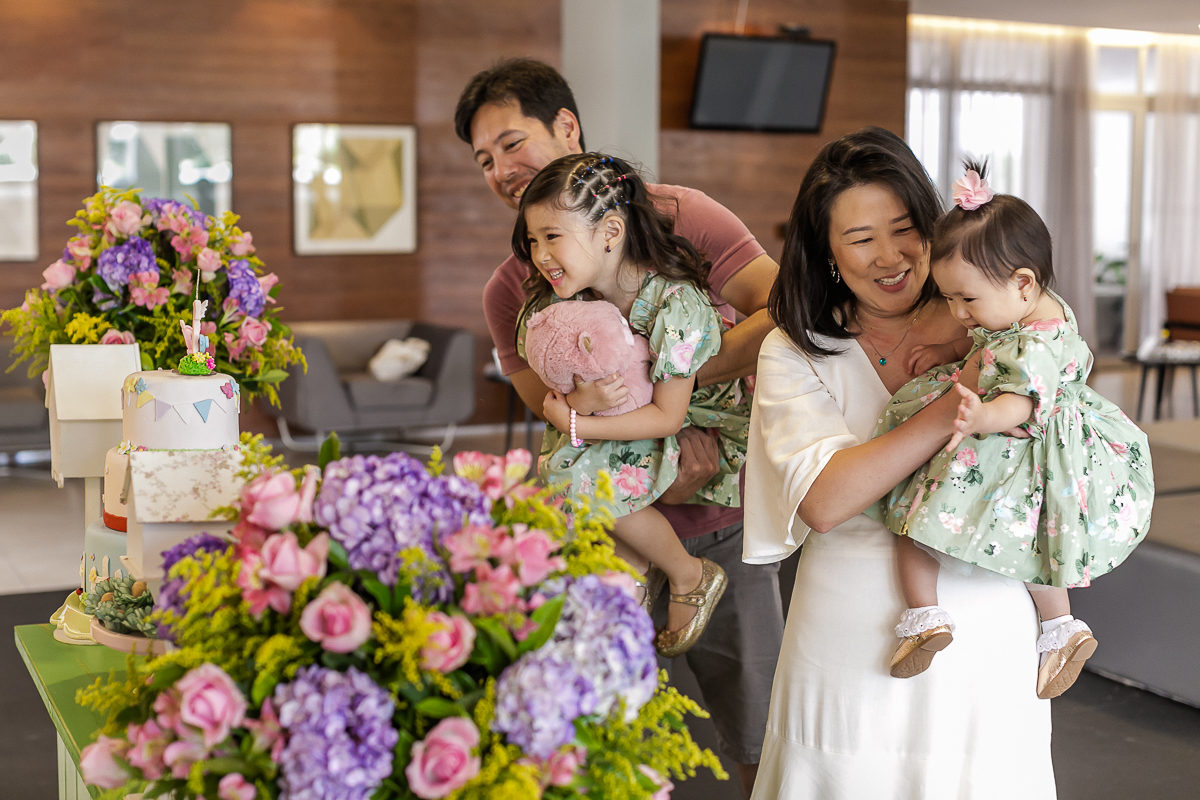 fotografias do aniversário de 1 ano da bianca com o tema jardim que aconteceu no salão de festas do condominio da familia