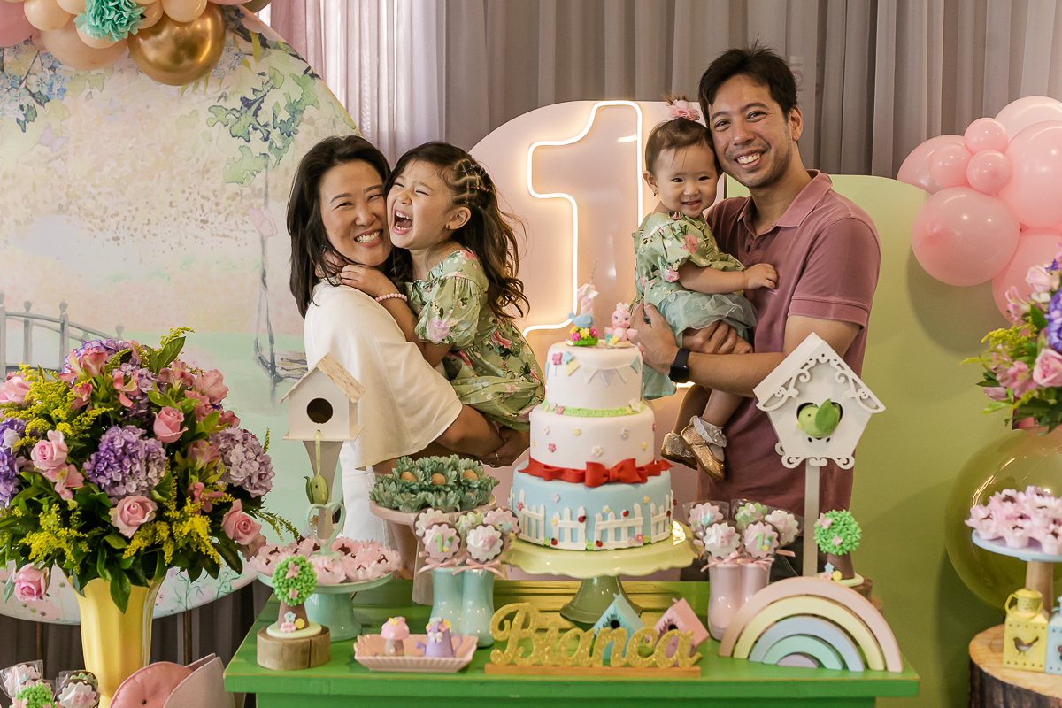 fotografias do aniversário de 1 ano da bianca com o tema jardim que aconteceu no salão de festas do condominio da familia