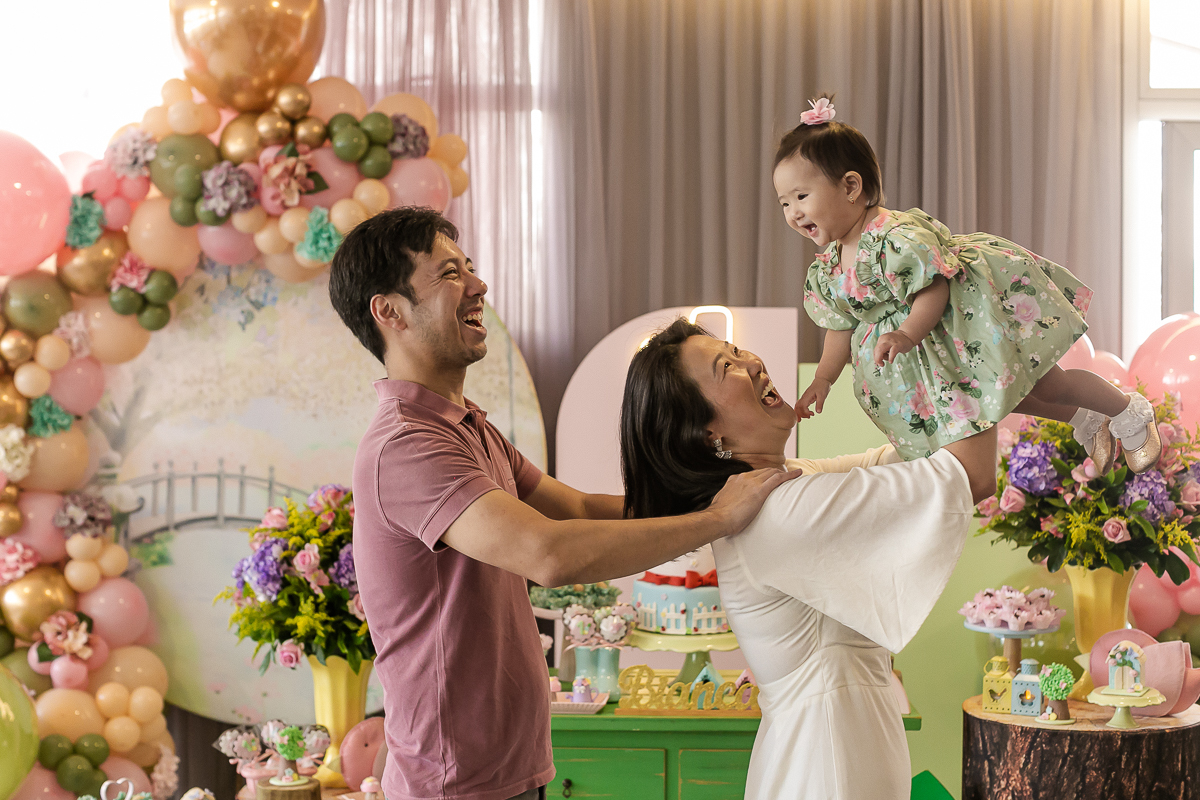 fotografias do aniversário de 1 ano da bianca com o tema jardim que aconteceu no salão de festas do condominio da familia