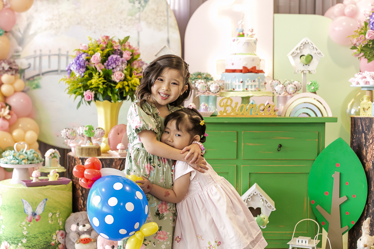 fotografias do aniversário de 1 ano da bianca com o tema jardim que aconteceu no salão de festas do condominio da familia