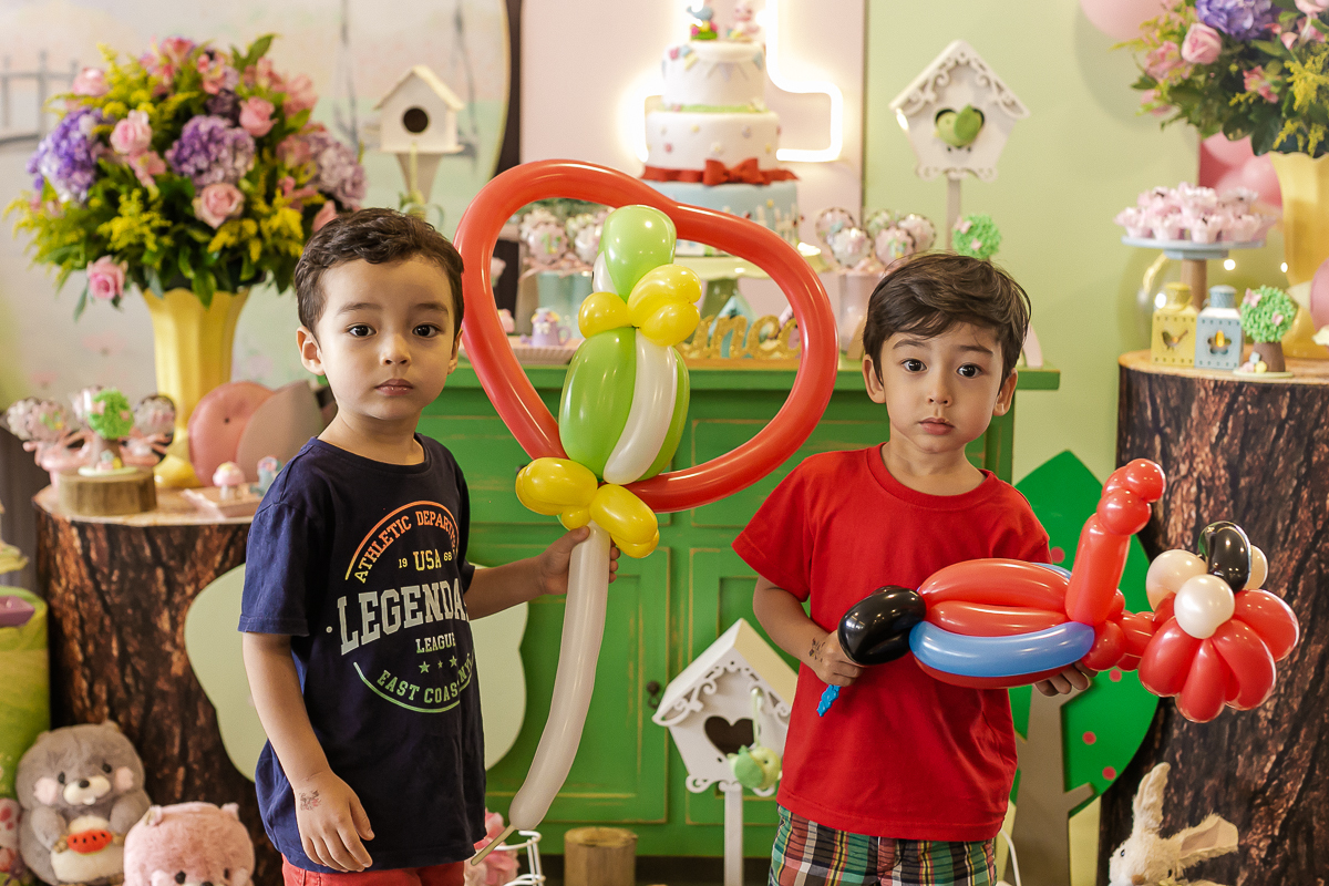 fotografias do aniversário de 1 ano da bianca com o tema jardim que aconteceu no salão de festas do condominio da familia