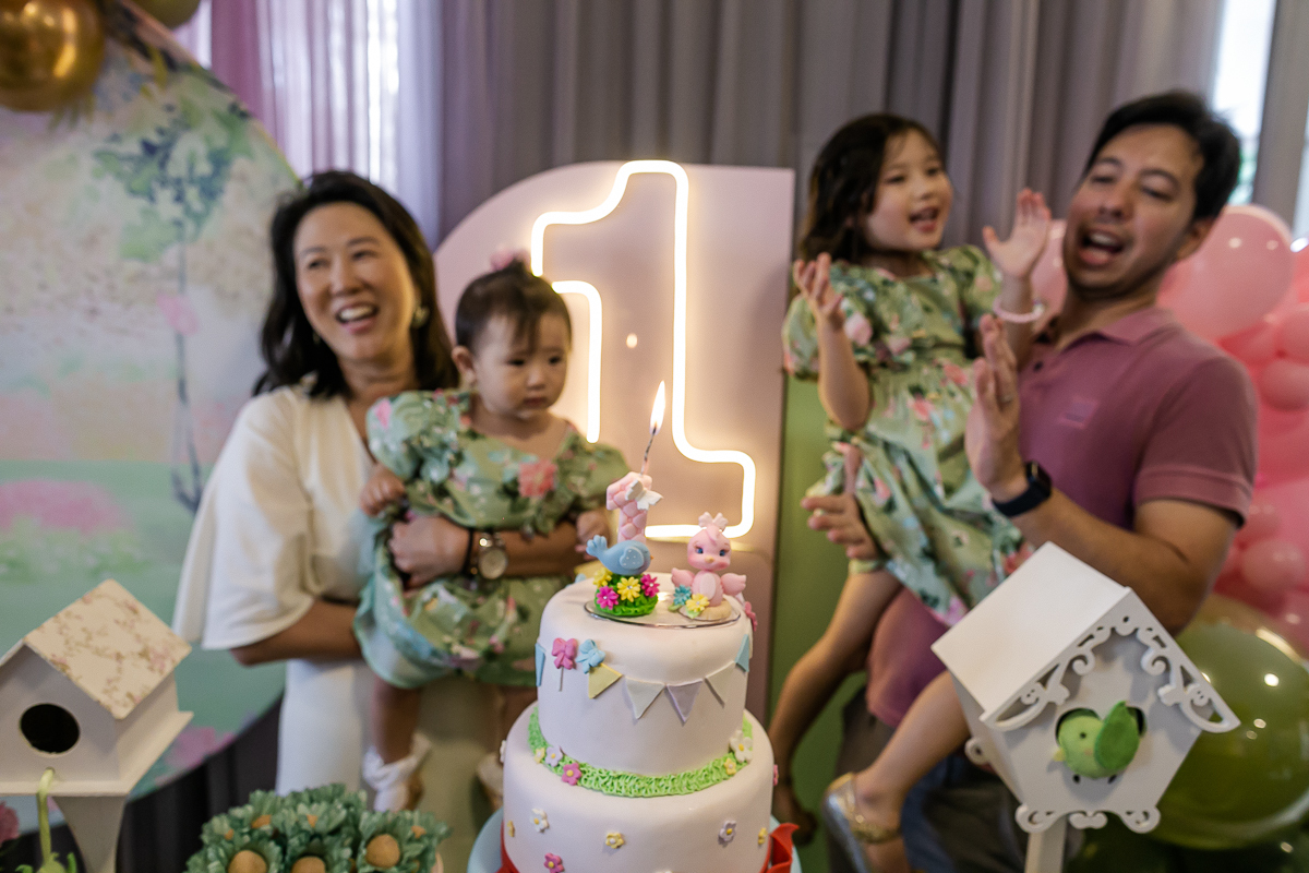 fotografias do aniversário de 1 ano da bianca com o tema jardim que aconteceu no salão de festas do condominio da familia