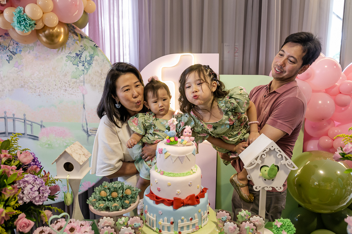 fotografias do aniversário de 1 ano da bianca com o tema jardim que aconteceu no salão de festas do condominio da familia