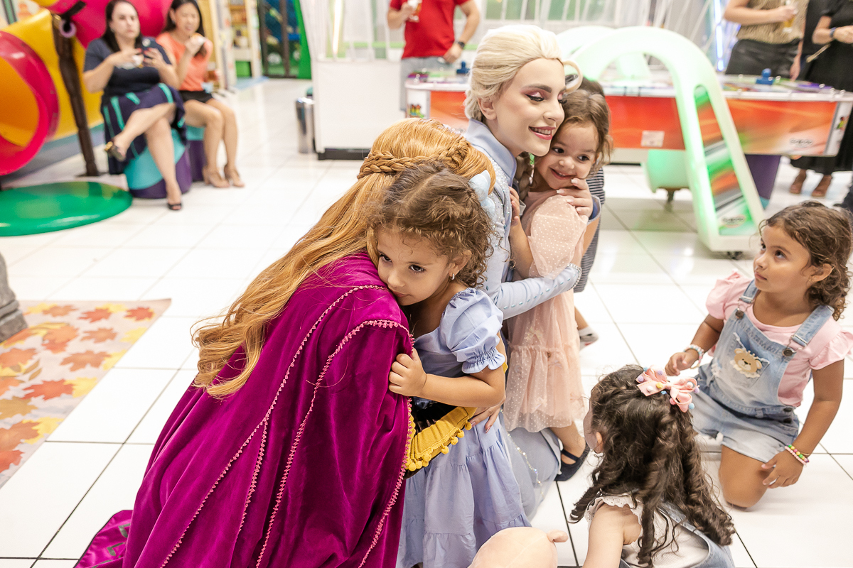 fotografias do aniversário de 3 anos da giovanna com o tema frozen lá no buffet magic joy no bairro da saude sao paulo sp