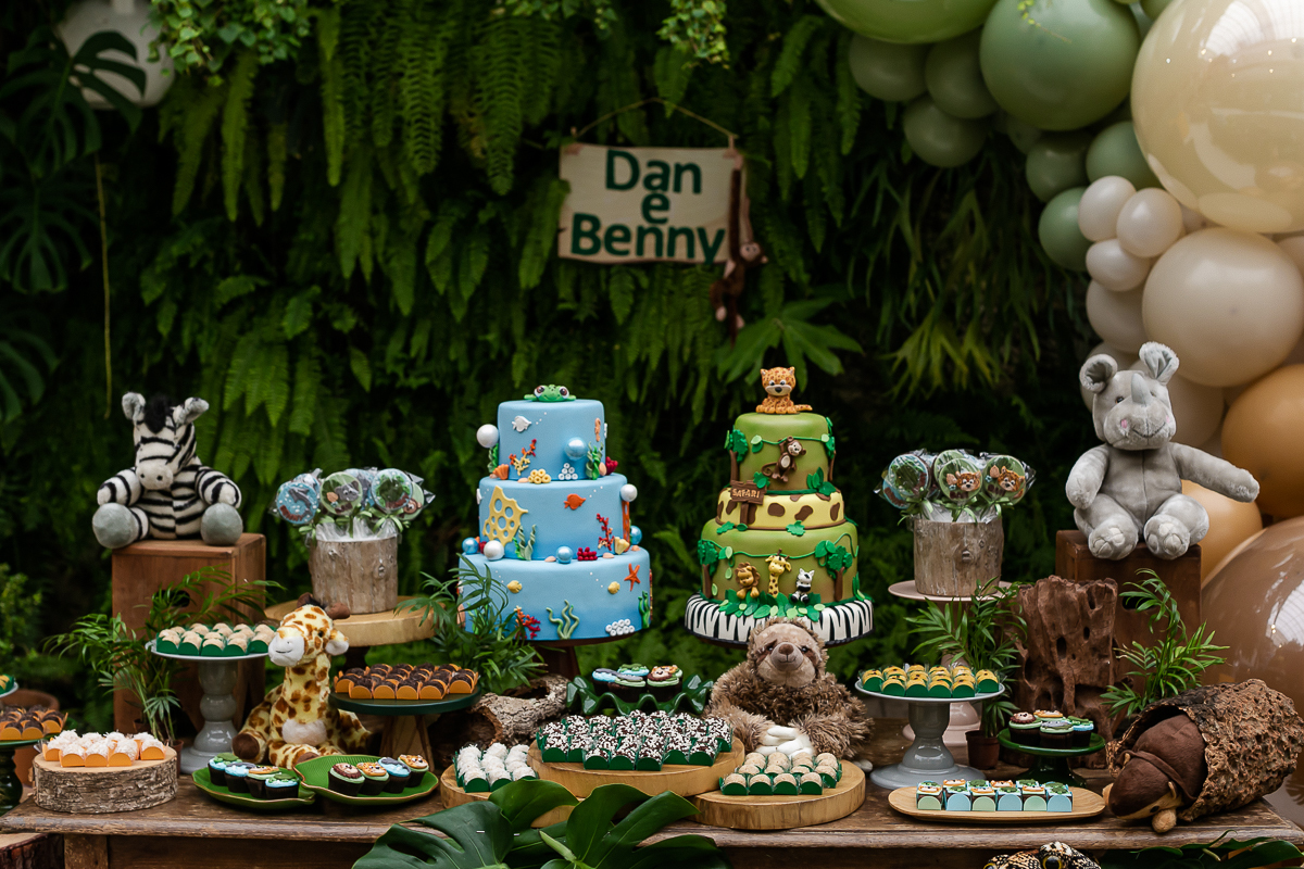 fotografias do aniversário de 4 anos do benjamin e do daniel com o tema safari que aconteceu lá no buffet espaço tragaluz na vila olimpia zona sul sao paulo sp