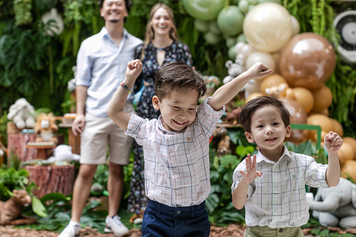 fotografias do aniversário de 4 anos do benjamin e do daniel com o tema safari que aconteceu lá no buffet espaço tragaluz na vila olimpia zona sul sao paulo sp