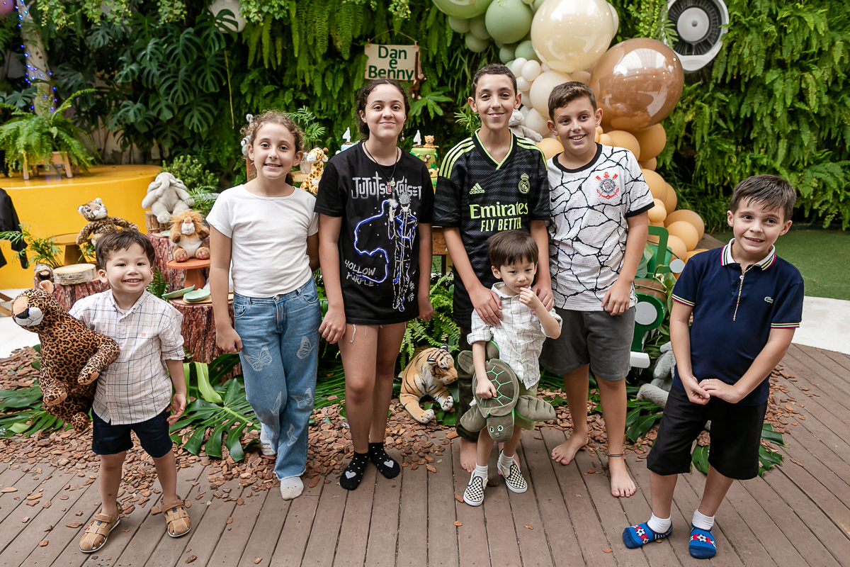 fotografias do aniversário de 4 anos do benjamin e do daniel com o tema safari que aconteceu lá no buffet espaço tragaluz na vila olimpia zona sul sao paulo sp