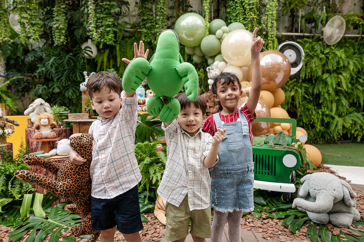 fotografias do aniversário de 4 anos do benjamin e do daniel com o tema safari que aconteceu lá no buffet espaço tragaluz na vila olimpia zona sul sao paulo sp