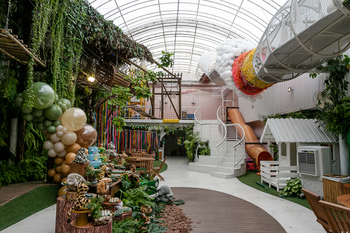 fotografias do aniversário de 4 anos do benjamin e do daniel com o tema safari que aconteceu lá no buffet espaço tragaluz na vila olimpia zona sul sao paulo sp