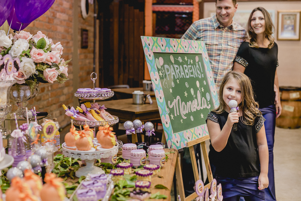 conhecendo a mesa do bolo com o tema cumplices de um resgate