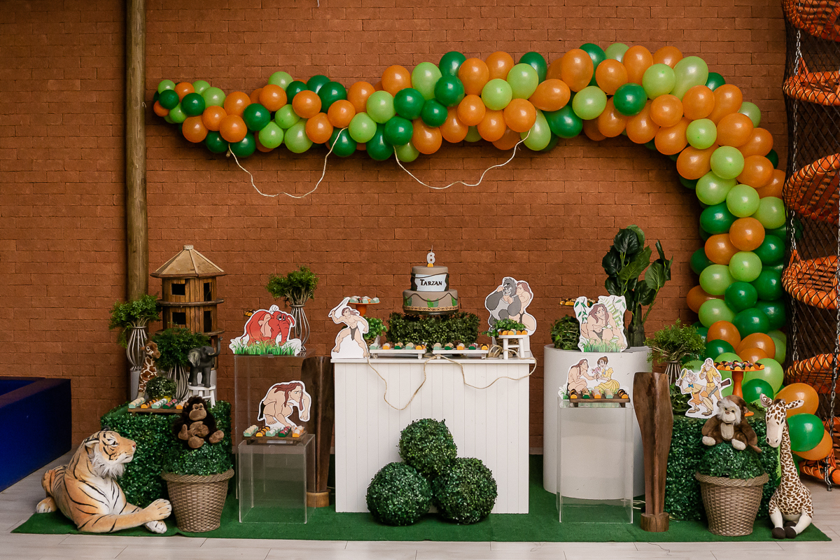 fotografias do aniversário de 6 anos da carolina com o tema tarzan no buffet terralegria localizado no bairro indianópolis zona sul sao paulo sp