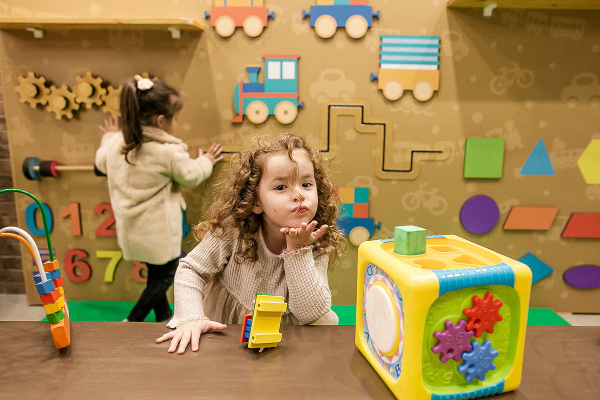 fotografias do aniversário de 5 anos da Helena com o tema como treinar seu dragão no buffet estação diversão em alphaville são paulo sp