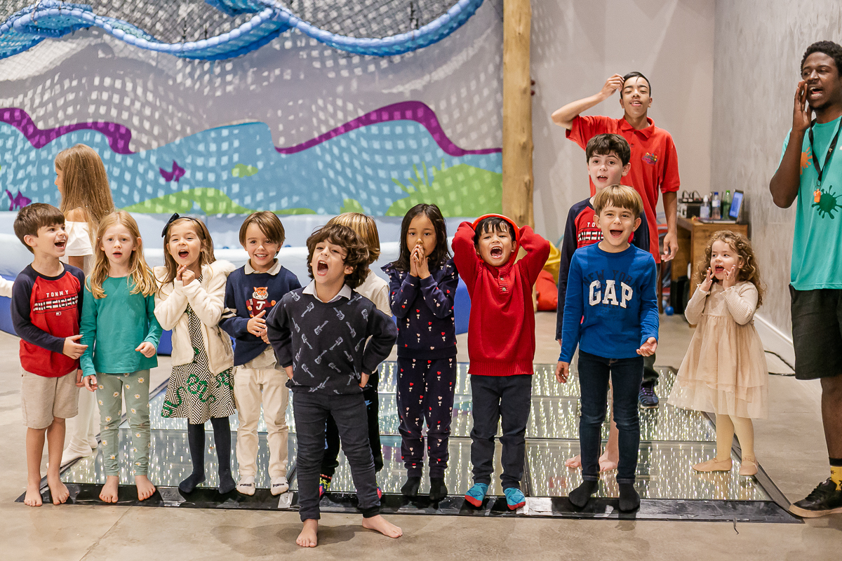 fotografias do aniversário de 5 anos da Helena com o tema como treinar seu dragão no buffet estação diversão em alphaville são paulo sp
