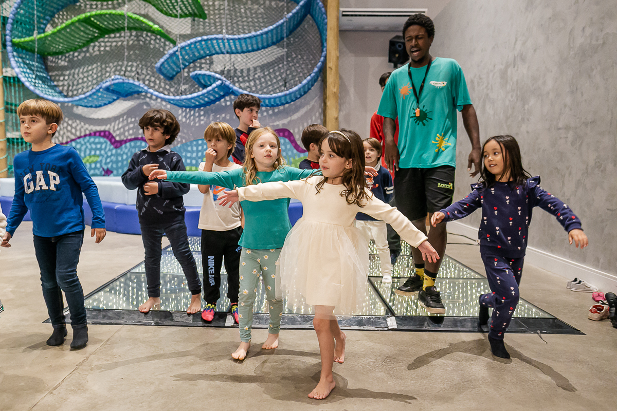 fotografias do aniversário de 5 anos da Helena com o tema como treinar seu dragão no buffet estação diversão em alphaville são paulo sp