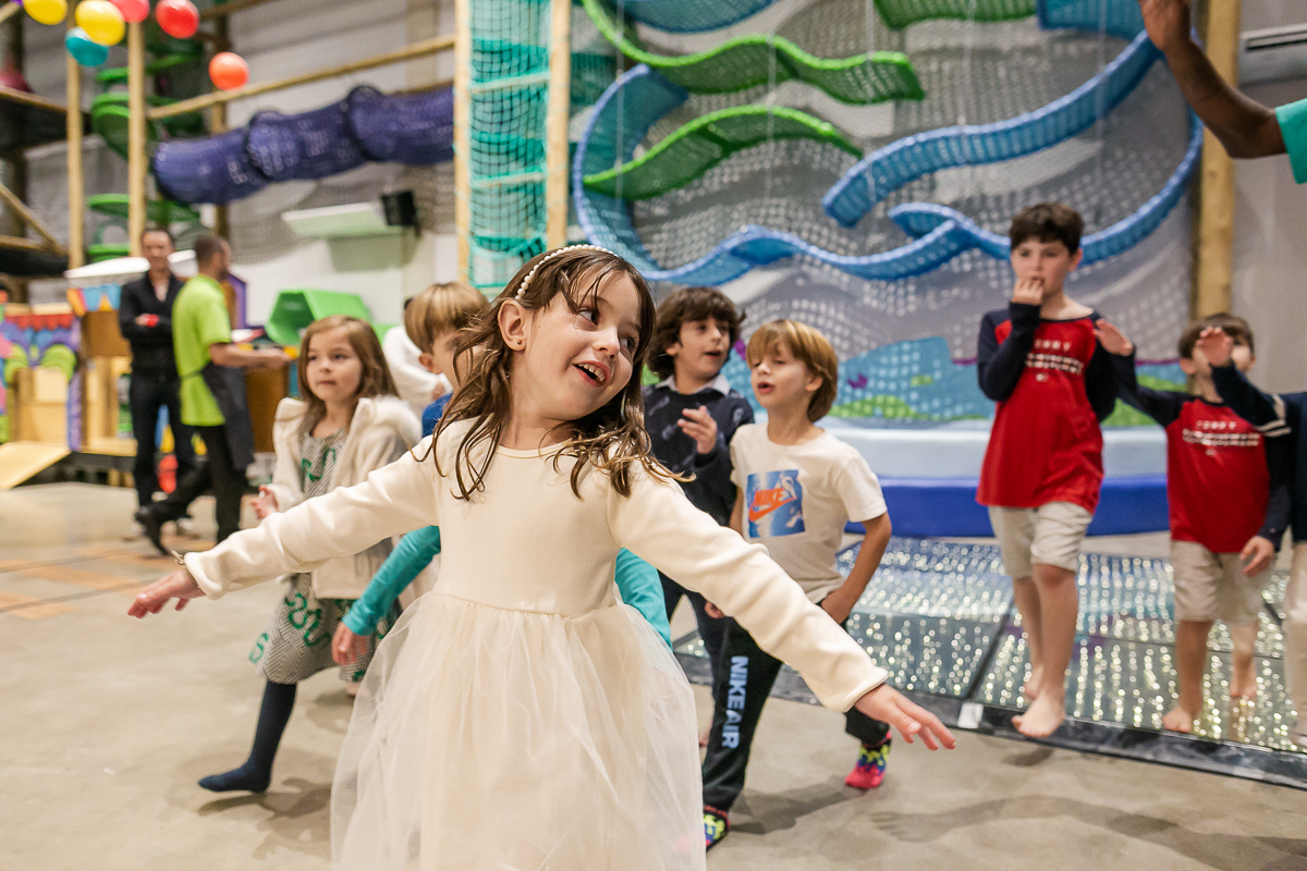 fotografias do aniversário de 5 anos da Helena com o tema como treinar seu dragão no buffet estação diversão em alphaville são paulo sp