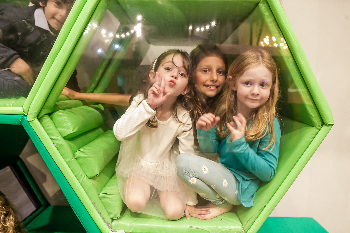 fotografias do aniversário de 5 anos da Helena com o tema como treinar seu dragão no buffet estação diversão em alphaville são paulo sp