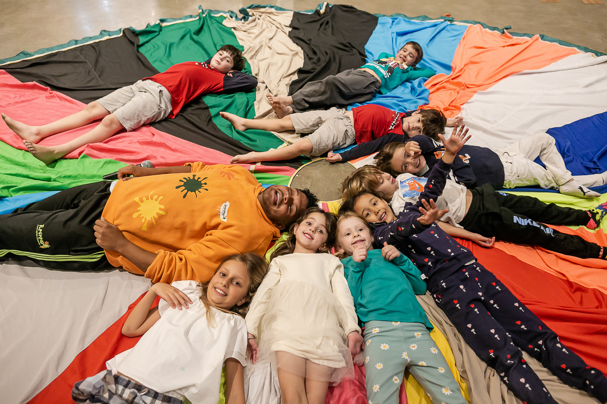 fotografias do aniversário de 5 anos da Helena com o tema como treinar seu dragão no buffet estação diversão em alphaville são paulo sp