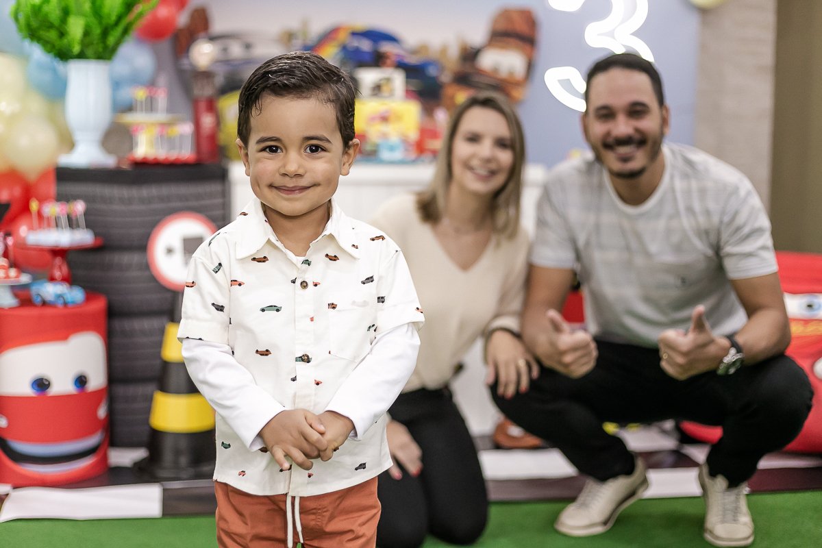 fotografias do aniversário de 3 anos do Arthur com o tema carros no buffet patuska brincadeiras em são caetano do sul são paulo sp