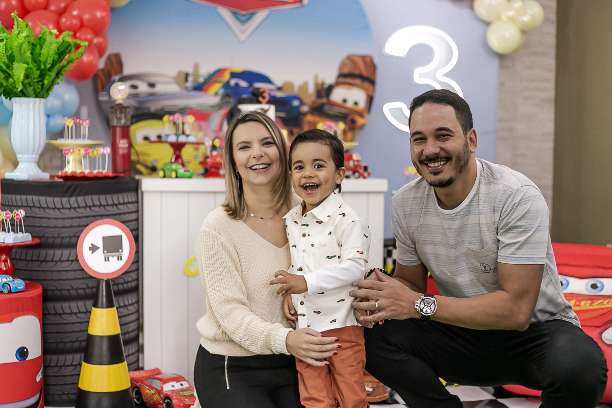 fotografias do aniversário de 3 anos do Arthur com o tema carros no buffet patuska brincadeiras em são caetano do sul são paulo sp