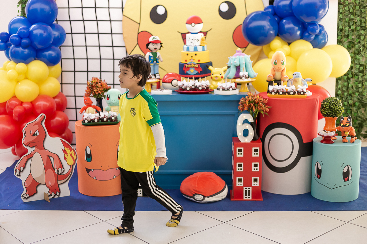 fotografias do aniversário de 6 anos do Bernardo com o tema pokemon no buffet Espaço Vive La vie em pinheiros zona oeste de sao paulo sp