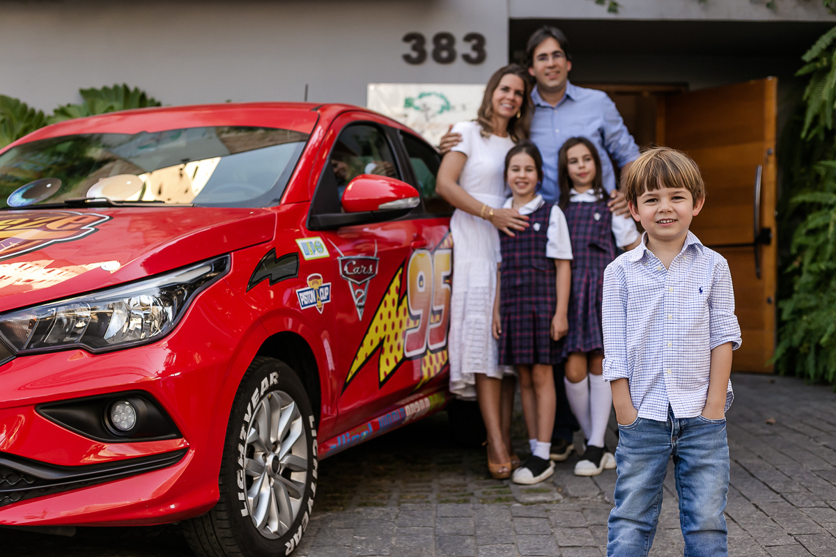 fotografias do aniversário de 5 anos do Bruno com o tema hot wheels no buffet espaço buticabeira em pinheiros zona oeste de sao paulo sp