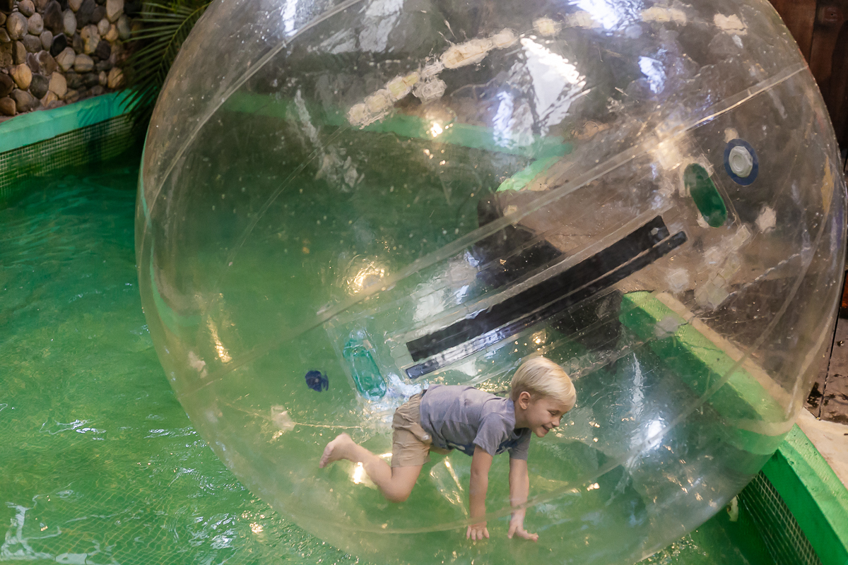 fotografias do aniversário de 5 anos do Bruno com o tema hot wheels no buffet espaço buticabeira em pinheiros zona oeste de sao paulo sp