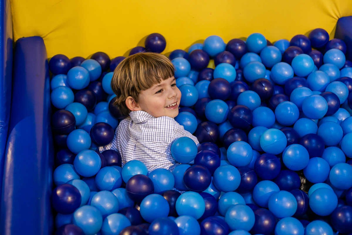 fotografias do aniversário de 5 anos do Bruno com o tema hot wheels no buffet espaço buticabeira em pinheiros zona oeste de sao paulo sp