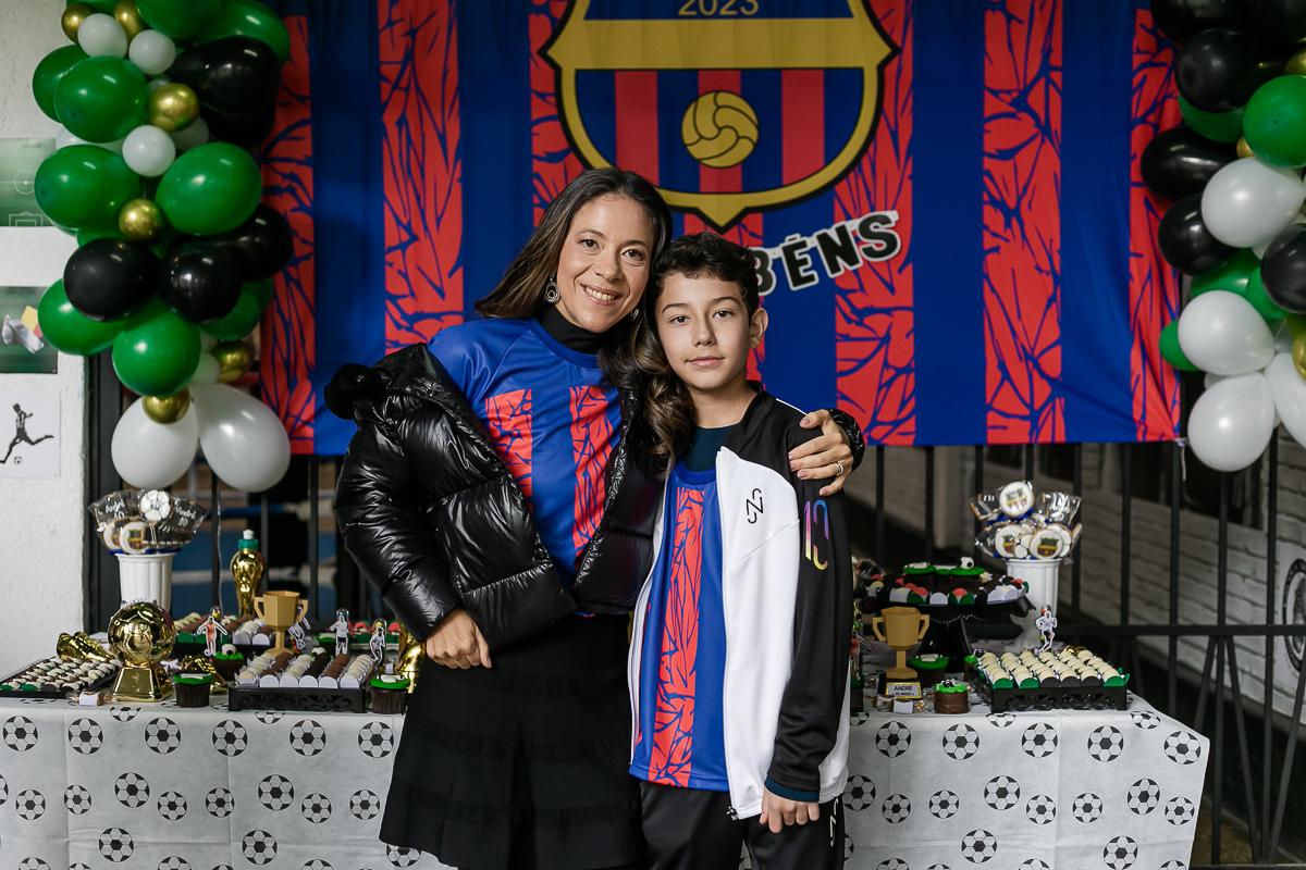 fotografias do aniversário de 10 anos do André que aconteceu na quadra do colégio assunção pamplona zona sul sao paulo sp