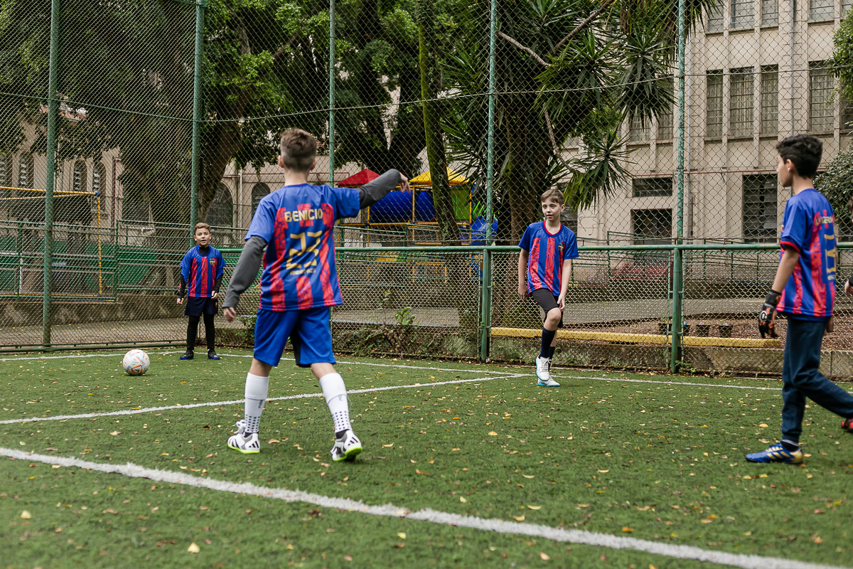 fotografias do aniversário de 10 anos do André que aconteceu na quadra do colégio assunção pamplona zona sul sao paulo sp