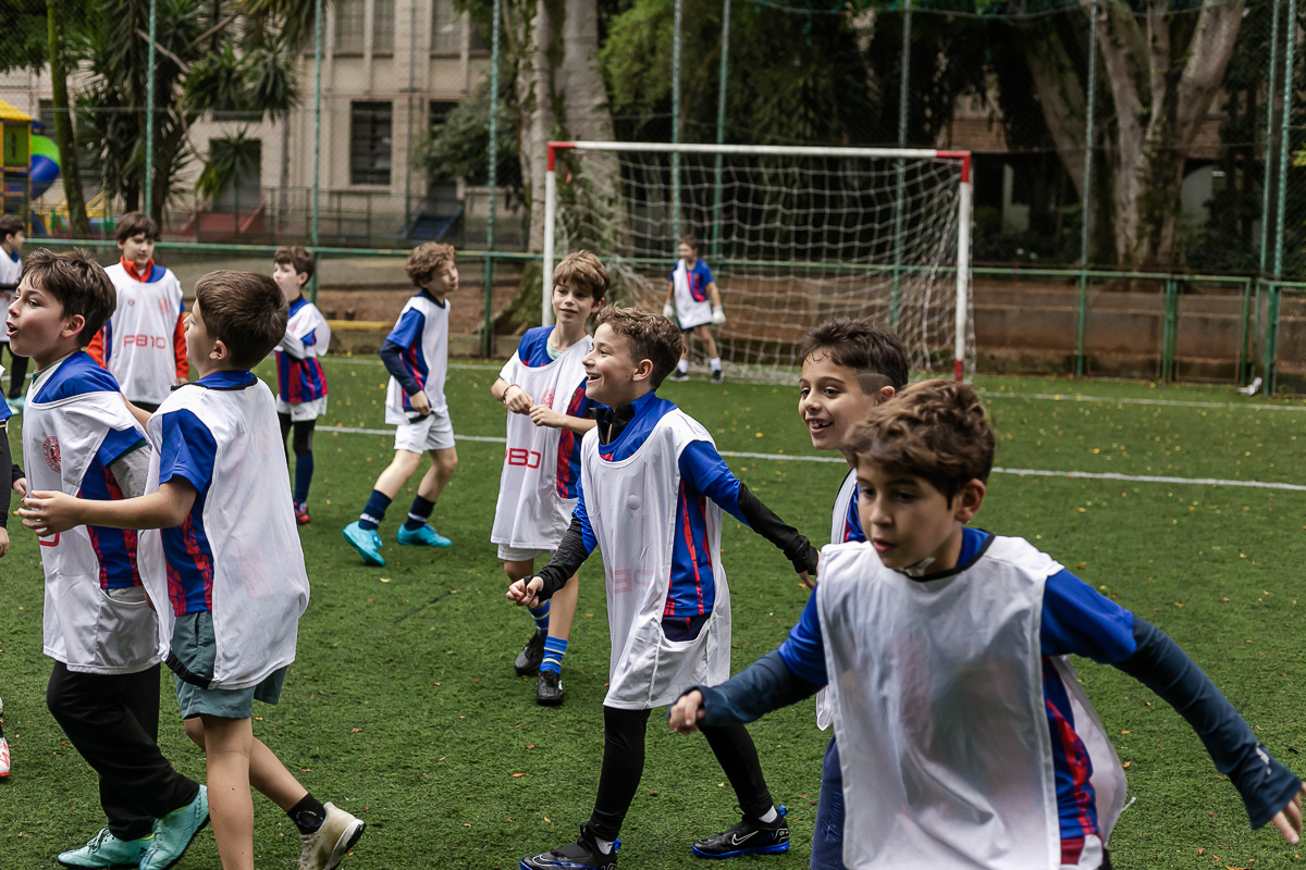 fotografias do aniversário de 10 anos do André que aconteceu na quadra do colégio assunção pamplona zona sul sao paulo sp