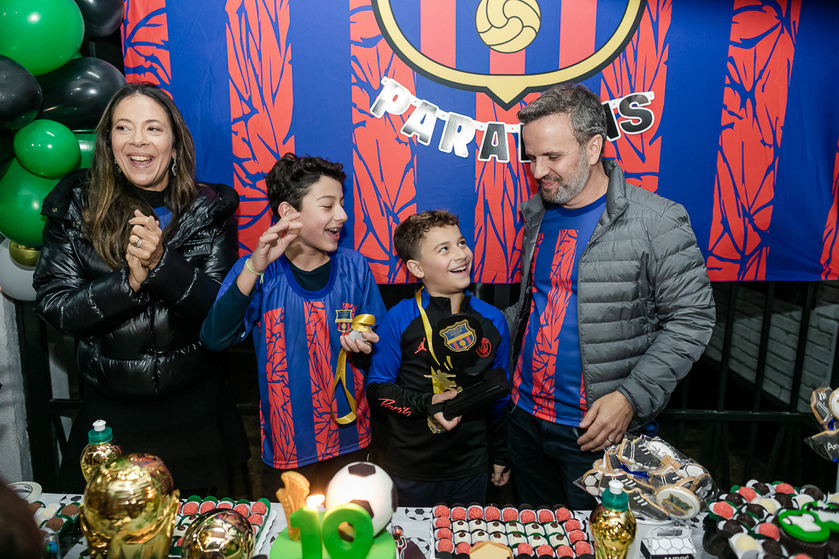 fotografias do aniversário de 10 anos do André que aconteceu na quadra do colégio assunção pamplona zona sul sao paulo sp