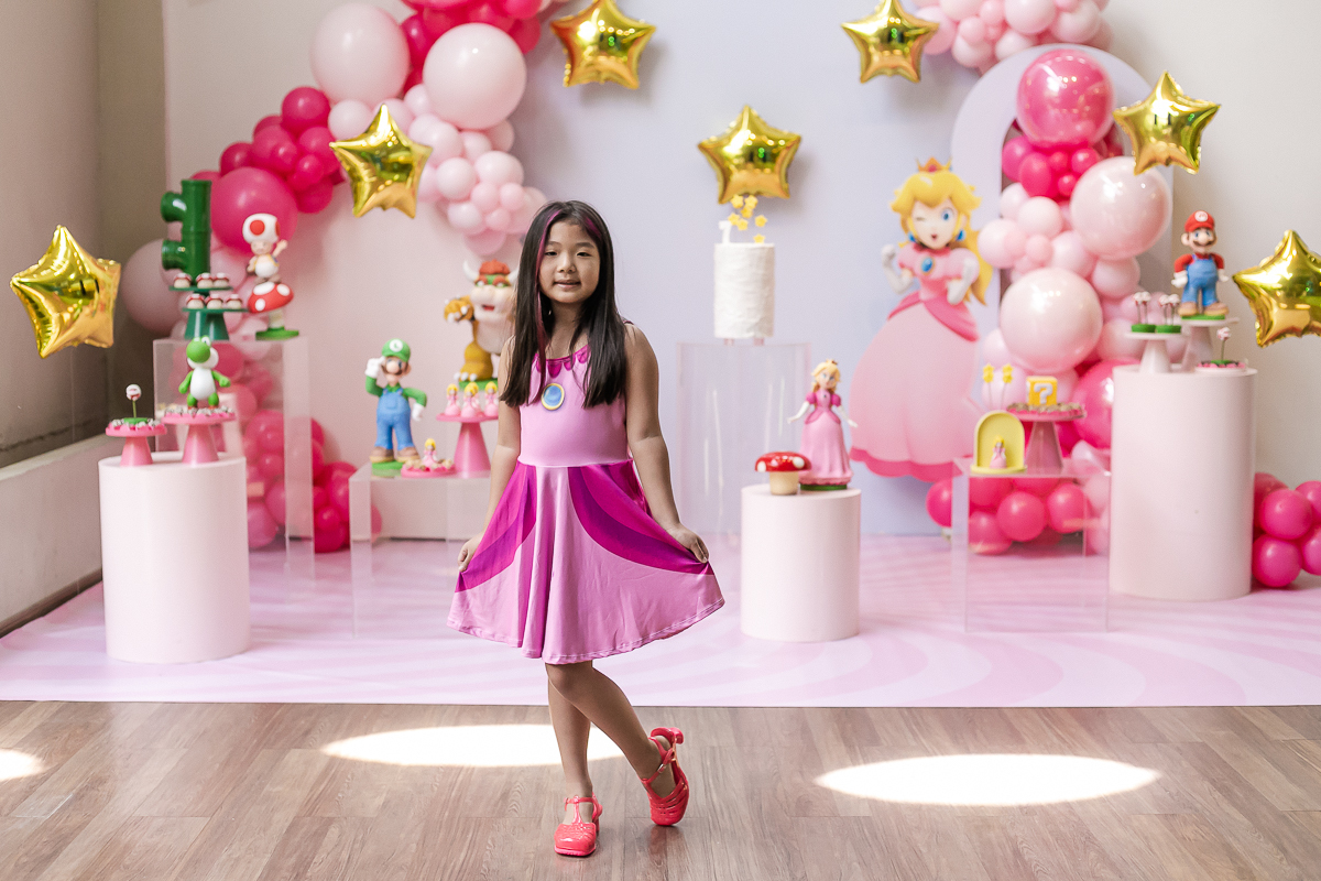 fotografias do aniversário de 7 anos da liz com o tema super mario e princesa no buffet espaço entre folhas em moema zona sul sao paulo sp