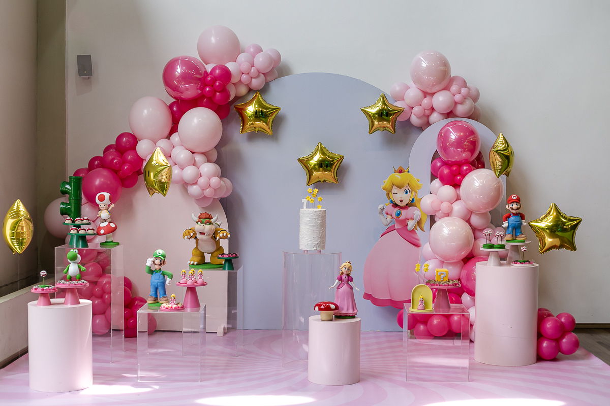 fotografias do aniversário de 7 anos da liz com o tema super mario e princesa no buffet espaço entre folhas em moema zona sul sao paulo sp