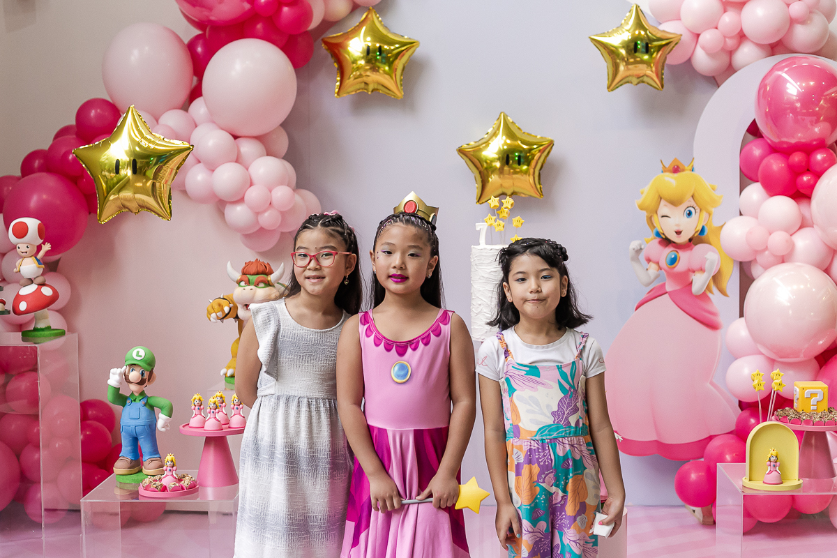 fotografias do aniversário de 7 anos da liz com o tema super mario e princesa no buffet espaço entre folhas em moema zona sul sao paulo sp