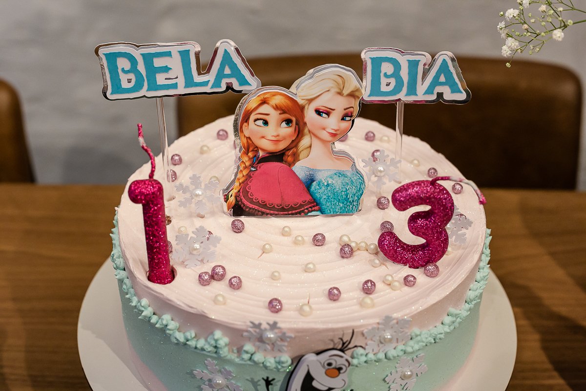 fotografias do aniversário de 3 anos da beatriz e 1 ano da isabela com o tema frozen no quintal de casa em moema zona sul sao paulo sp