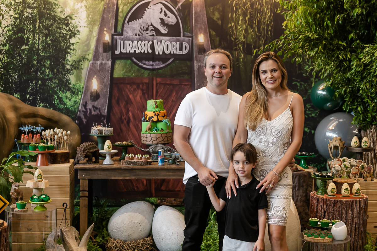 fotos do aniversário de 5 anos do bernardo com o tema jurassic world no buffet estação diversão em alphaville sp