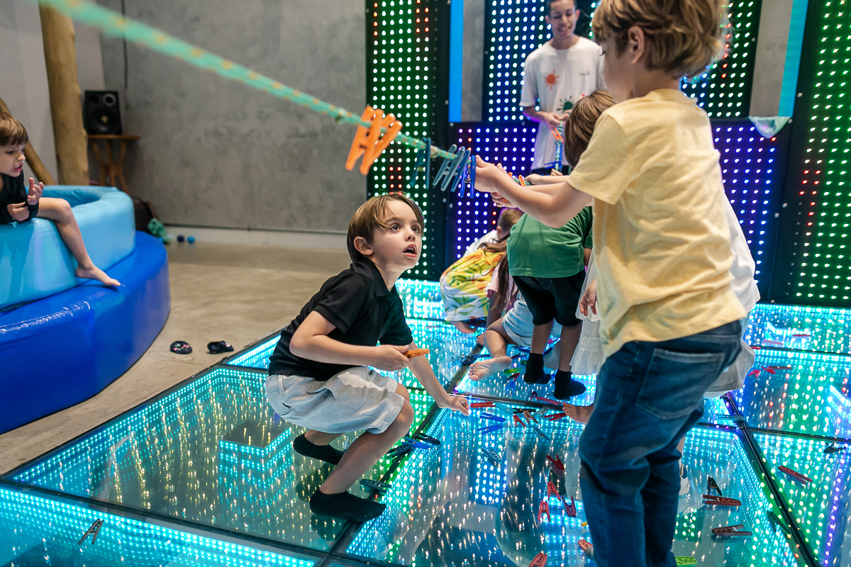 fotos do aniversário de 5 anos do bernardo com o tema jurassic world no buffet estação diversão em alphaville sp