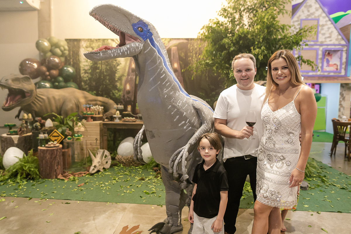 fotos do aniversário de 5 anos do bernardo com o tema jurassic world no buffet estação diversão em alphaville sp