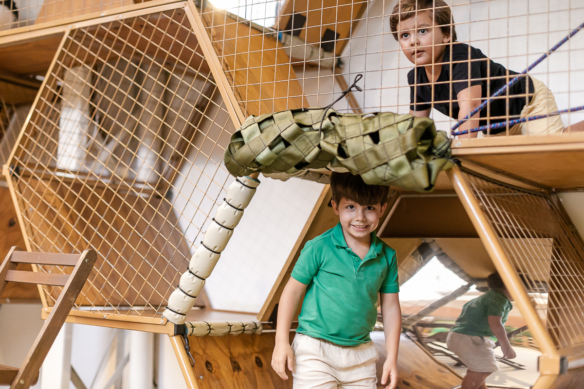 fotografias do aniversário de 5 anos do Leonardo e 3 anos do Rafael com o tema Hot Wheels no buffet espaço formigueiro unidade vila olímpia zona sul sao paulo sp