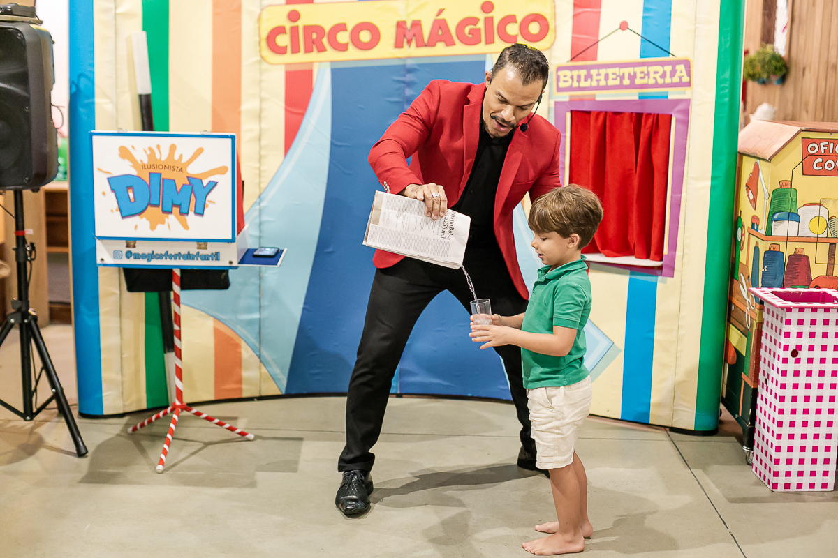 fotografias do aniversário de 5 anos do Leonardo e 3 anos do Rafael com o tema Hot Wheels no buffet espaço formigueiro unidade vila olímpia zona sul sao paulo sp