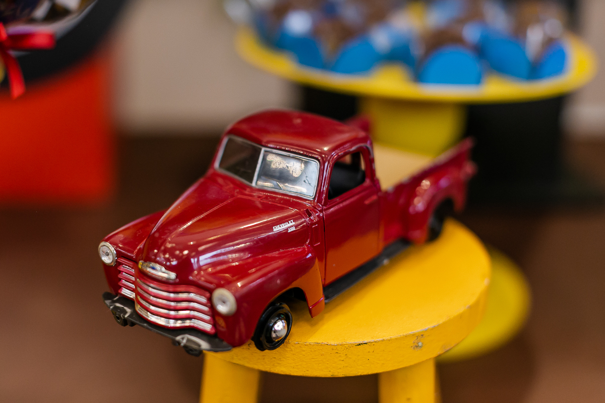 fotografias do aniversário de 5 anos do Leonardo e 3 anos do Rafael com o tema Hot Wheels no buffet espaço formigueiro unidade vila olímpia zona sul sao paulo sp