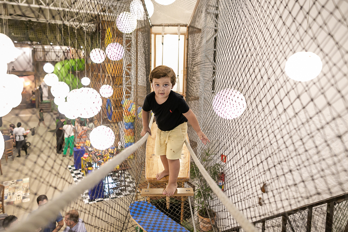 fotografias do aniversário de 5 anos do Leonardo e 3 anos do Rafael com o tema Hot Wheels no buffet espaço formigueiro unidade vila olímpia zona sul sao paulo sp