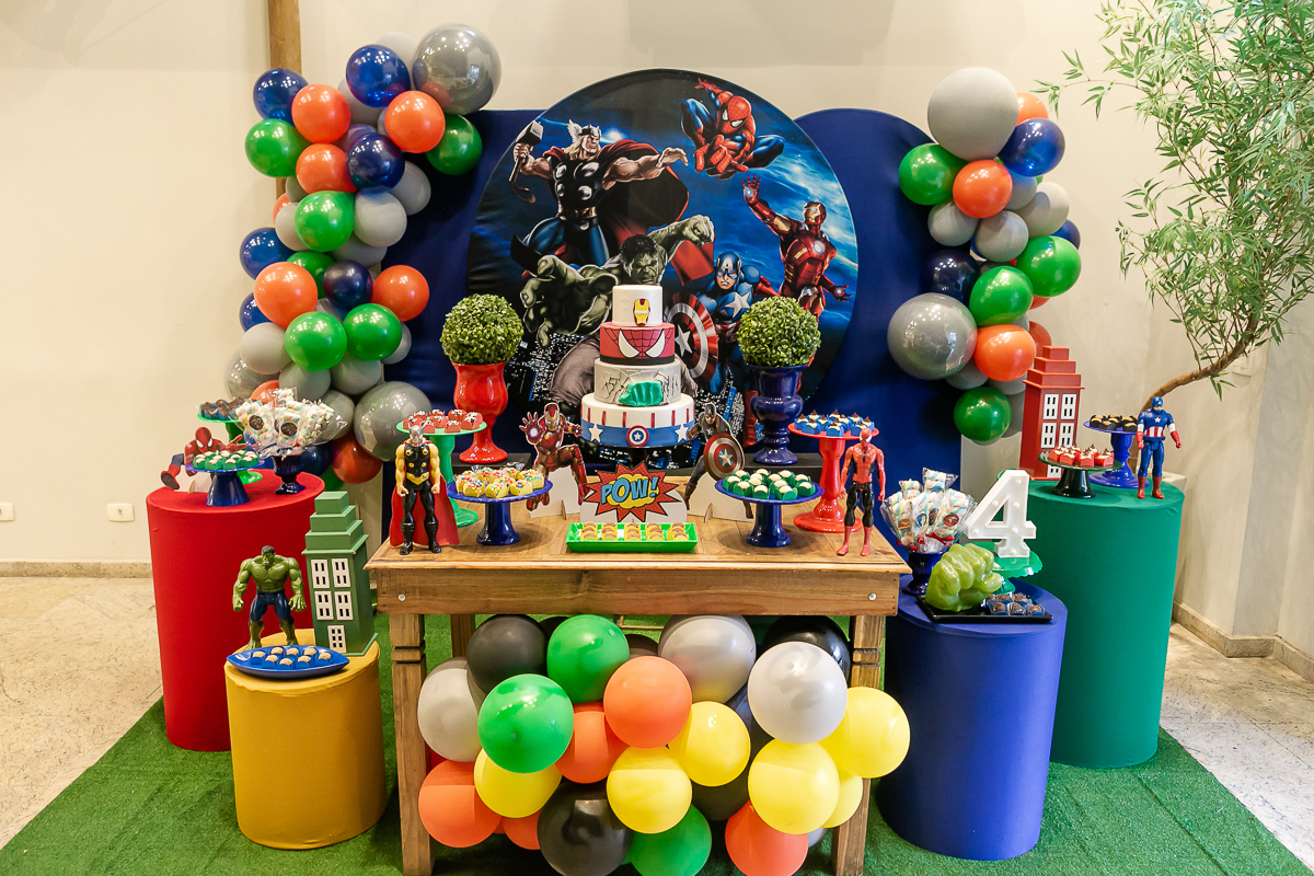 fotografias do aniversário de 4 anos do Rafael com o tema super herois no buffet espaco infantil alecrim no bairro de perdizes zona oeste sao paulo sp